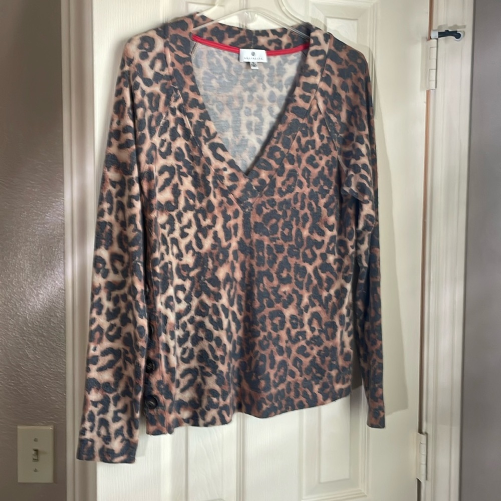 Very Soft Leopard Sweater